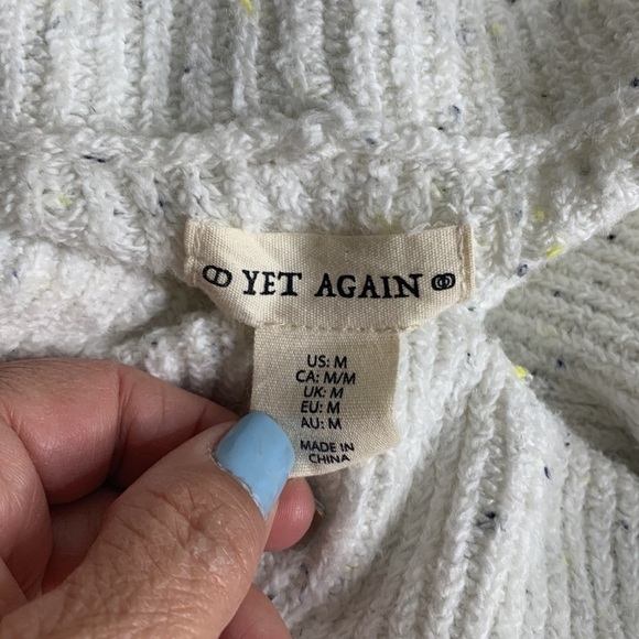 T24 Yet Again white Cowl neck sweater with asymmetrical large brown buttons - Picture 6 of 11